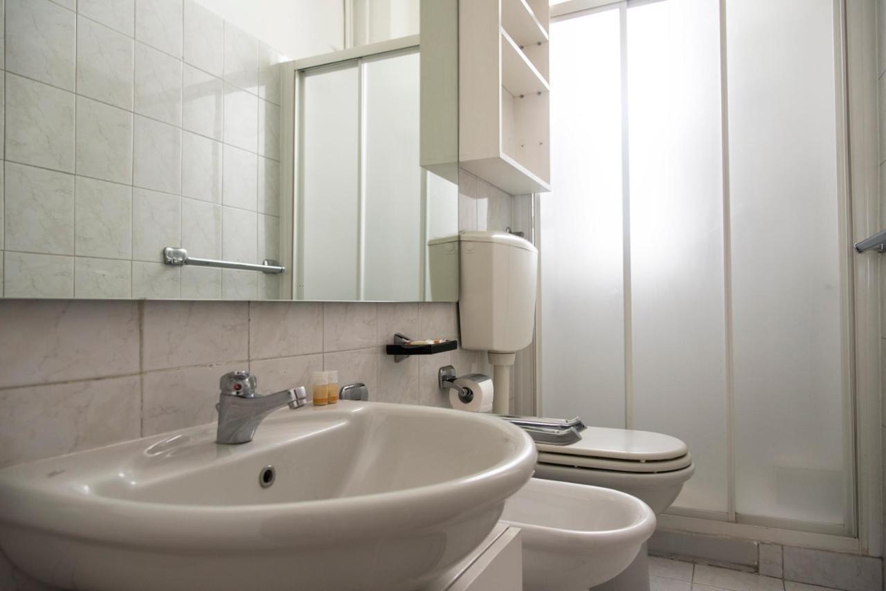 Peaceful Court Apartment In Shopping District Milan Extérieur photo