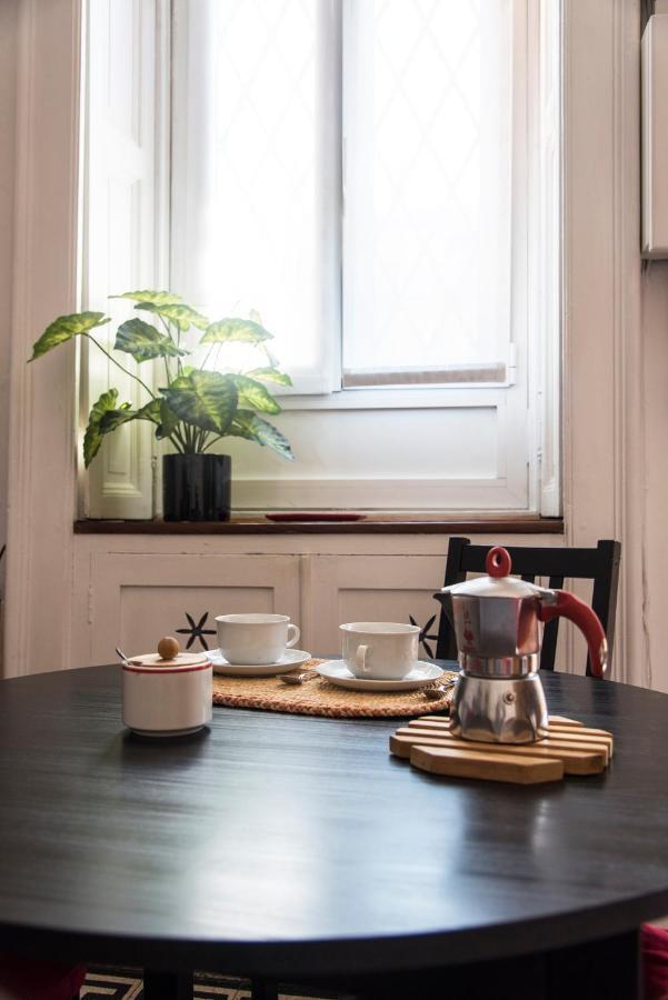Peaceful Court Apartment In Shopping District Milan Extérieur photo